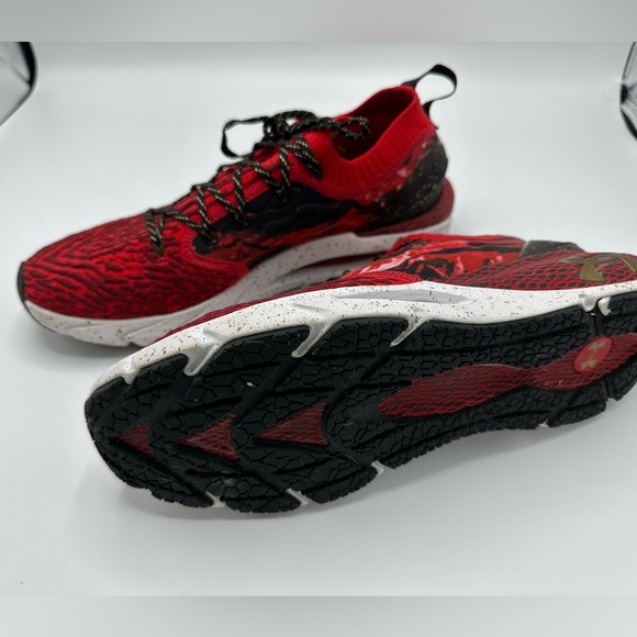 Men’s Under Red  Armour HOVR Phantom 2 Chinese New Year Sz 13 - Picture 2 of 3